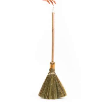 MISCRANAST. Small Natural Whisk Broom with Wood Handle Retro Nature. Vietnamese Soft Straw Broom for Cleaning. Use it as a Decoration, Wedding, Witch Broom, Broomstick Halloween, Mini Straw Broom