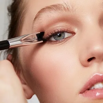 Woosh Corner Brush Eye Stamper for Perfect Eye Looks