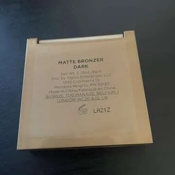 Sigma Beauty Matte Bronzer – Longwear Light Bronzer Powder with Matte Finish for Face - For Achieving a Natural, Sun Kissed Glow (Dark Powder Bronzer)