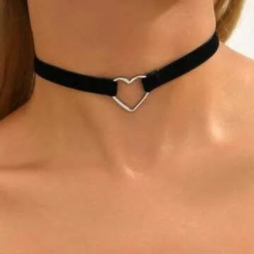 Fesciory Black Necklaces for Women, Adjustable Layered Velvet Leather Lace Collar Necklace, Goth Jewelry Gifts. (Heart)