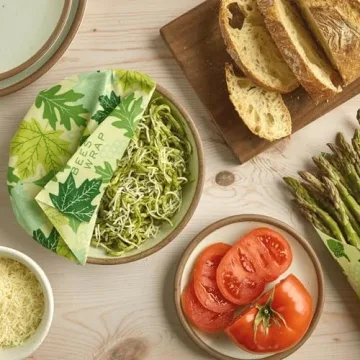 Bee's Wrap Reusable Beeswax Food Wraps Made in the USA, Eco Friendly Beeswax Wraps for Food, Sustainable Food Storage Containers, 7 Piece Variety Pack, Assorted 7 Pack (2S, 2M, 2L, 1 Bread), Variety