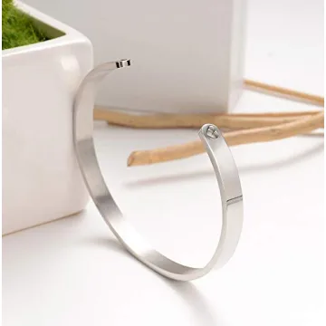 Veeshy Mama Bear Bracelet for Mothers and Grandmothers