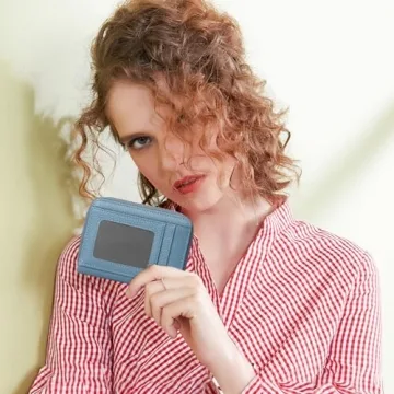 Small RFID Leather Credit Card Holder Wallet