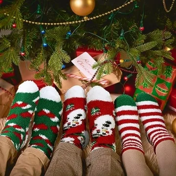 Hoolerry 30 Pairs Christmas Fuzzy Socks - Cozy Holiday Gifts