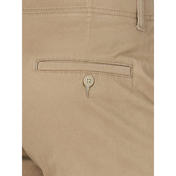 Lee Men's Extreme Motion Flat Front Short for Ultimate Comfort