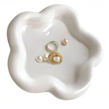 BETYMAO White Flower Ceramic Jewelry Dish Organizer Decor