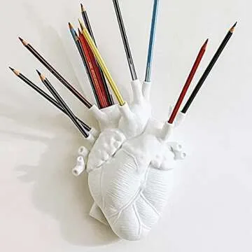 Heart Vase Resin Sculpture for Creative Home Decor