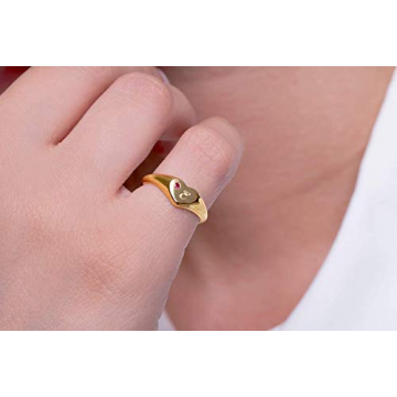 Elegant Heart-shaped Solid Gold Ring for Women
