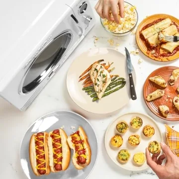 Nostalgia Retro Microwave Oven - Stylish 800-Watt Kitchen Essential