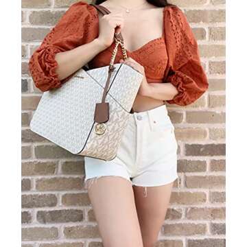 Michael Kors Jet Set Vanilla Tote - Chic & Spacious