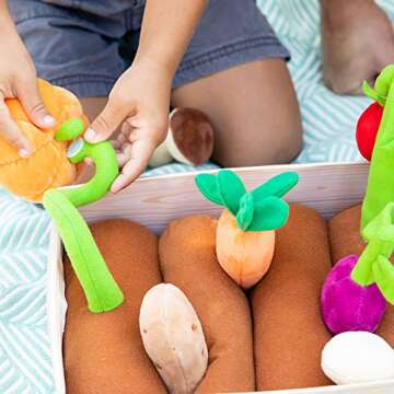 Educational Insights Plush Vegetable Garden 13-Piece Set: Pretend Food, Early-Learning Skills, Ages 2+