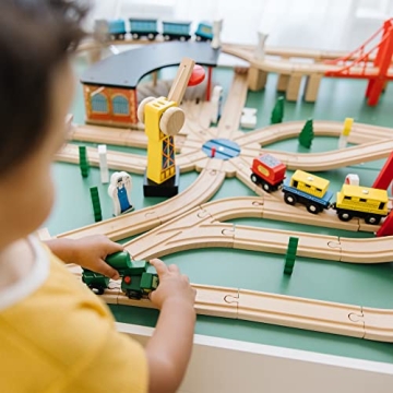Melissa & Doug Wooden Railway Set: 130-Piece Train Set for Kids