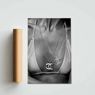 UPGEQMDK Luxury Posters High Fashion Prints Designer Wall Decor Trendy Vintage Art For Living Room Bedroom Women For Girls Gifts Unframe-style 12x18inch(30x45cm)