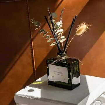 Craft & Kin Reed Diffuser with Dried Flowers | 5 oz White Lavender Scented Reed Diffusers for Home, Bathroom | Scent Sticks | Elegant Fragrance Home Decor for Men & Women