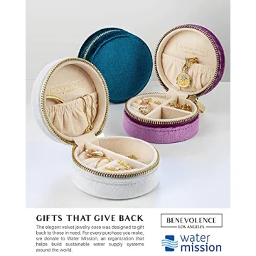 Stylish Compact Jewelry Box for Travel and Gifting