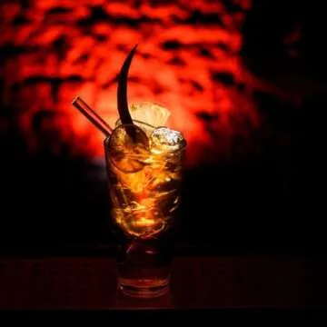 ALINK Short Bent Glass Straws, 6 in x 10 mm Reusable Clear Glass Curved Cocktail Straws for Whiskey, Coffee, Soda, Water, Pack of 8 with Brush