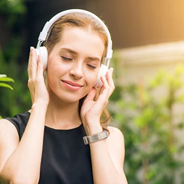 Vanjua Soft Silicone Bands Fitbit Luxe Comfortable Waterproof