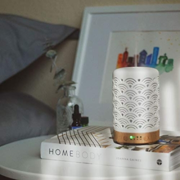 Stylish HOMNAS Essential Oil Diffuser for Aromatherapy Bliss