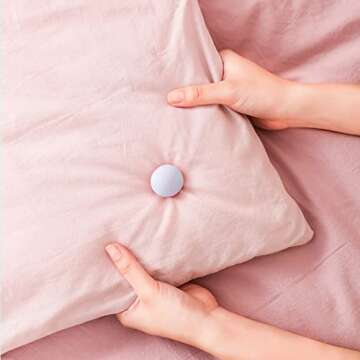 Resdenio Duvet Pin Duvet Clips, 8 Pieces Mushroom Quilt Holder, Non-Slip Quilt Fixator Sheet Fasteners with One-Key Unlock for Quilt, Cushions, Curtains (White)