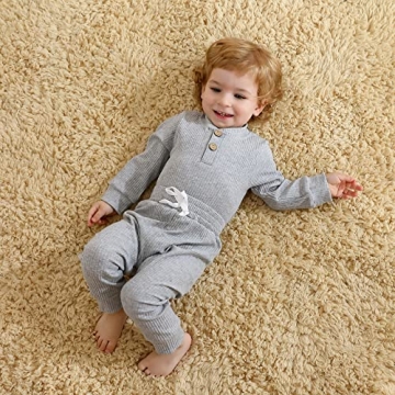 Stylish Unisex Baby Outfit for Comfortable Fall Winter Wear