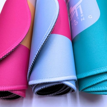 Mini Mahjong Mat with Scalloped Edges | Bright & Portable