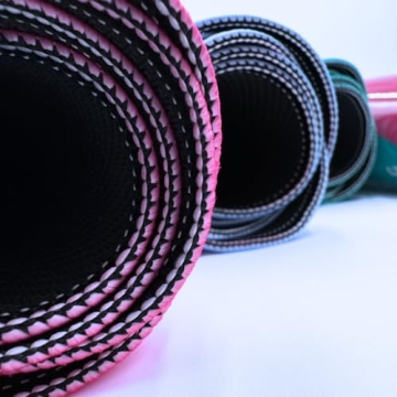 Mini Mahjong Mat with Scalloped Edges | Bright & Portable