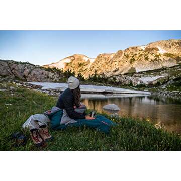 Kelty Cosmic Synthetic 20 Degree Women’s Sleeping Bag - Lightweight