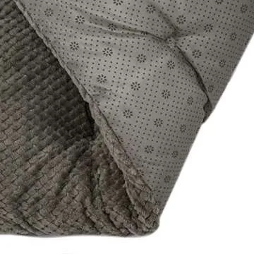 WONDER MIRACLE Fuzzy Deluxe Pet Beds, Super Plush Dog or Cat Beds Ideal for Dog Crates, Machine Wash & Dryer Friendly (15" x 23", S-Eagle Grey)
