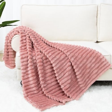 Cozy Pink Fleece Throw Blanket for All Seasons