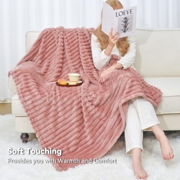 Cozy Pink Fleece Throw Blanket for All Seasons