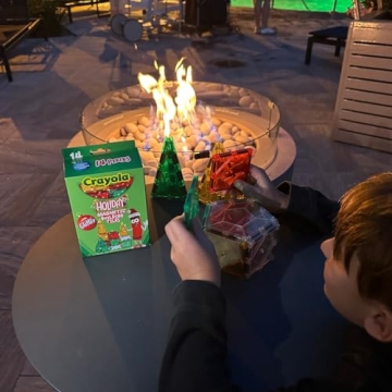 CreateOn Crayola Holiday Glitter Magnetic Tiles Building Set