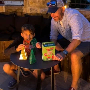 CreateOn Crayola Holiday Glitter Magnetic Tiles Building Set