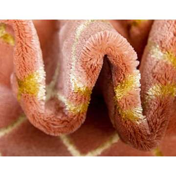 Unique Loom Marilyn Monroe Glam Runner Rug - Coral Gold