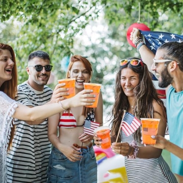 Celebrate with AimFun Patriotic Plastic Cups for Parties