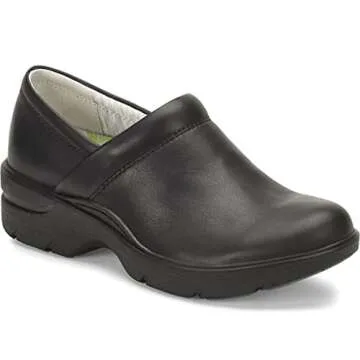 Nurse Mates Align Women's Indya Black Clogs for Enhanced Comfort