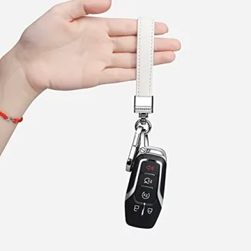 QBUC Leather Car Keychain Durable Stylish Anti-Lost