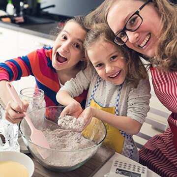 Scraper Spatula Set Heat Resistant Kitchen Cooking Utensils Food Grade Silicone Baking Spatulas One Piece Design Spoon Non-Stick Spatula Kitchen Scraper Set of 4 Pink