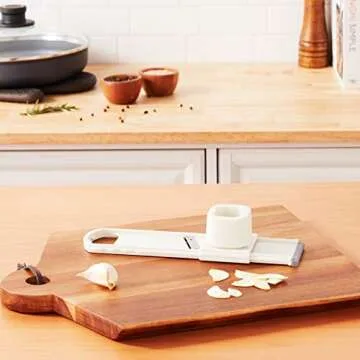 Hutzler Garlic Slicer for Effortless Garlic Preparation