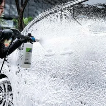 CARPRO Lift Pre-Wash Snow Foam - Ultimate Car Clean