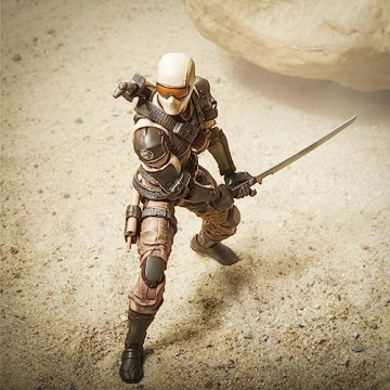 G.I. Joe Desert Commando Snake Eyes Action Figure with 9 Accessories
