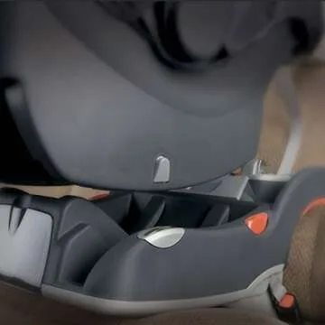 Chicco KeyFit 30 Infant Car Seat - Easy Installation and Safe