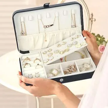 Hatori Travel Jewelry Case for Women, Portable PU Leather Travel Jewelry Organizer Box for Necklace Earrings Ring Bracelet, Small Jewelry Box Gifts for Teen, Girls, Moms and Daughters, Black.