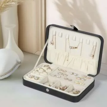 Hatori Travel Jewelry Case for Women, Portable PU Leather Travel Jewelry Organizer Box for Necklace Earrings Ring Bracelet, Small Jewelry Box Gifts for Teen, Girls, Moms and Daughters, Black.