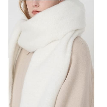 OUNIYA Oversized Plaid Scarf for Winter Fashion Chic