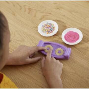 Easy Bake Ultimate Oven, Baking Star Super Treat Edition with 3 Mixes. For ages 8 and up.