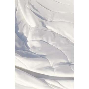 Buffy Breeze Comforter - Eco-Friendly Cooling Duvet for Summer Comfort