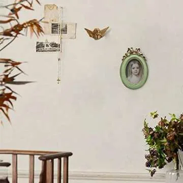 Charming Small Vintage Oval Picture Frame for Home Decor