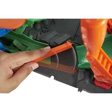 Hot Wheels Toy Car Track Set City Dragon Drive Firefight & 1:64 Scale Toy Firetruck, Nemesis Play with Loop & Fire Station, Connects to Other Sets