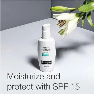 Neutrogena Oil Free Daily Long Lasting Facial Moisturizer & Neck Cream - Non Greasy, Oil Free Moisturizer Won't Clog Pores - SPF 15 Sunscreen & Glycerin, 4 fl. oz