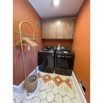 Stylish Gold Coat Rack - Modern Garment Storage Solution